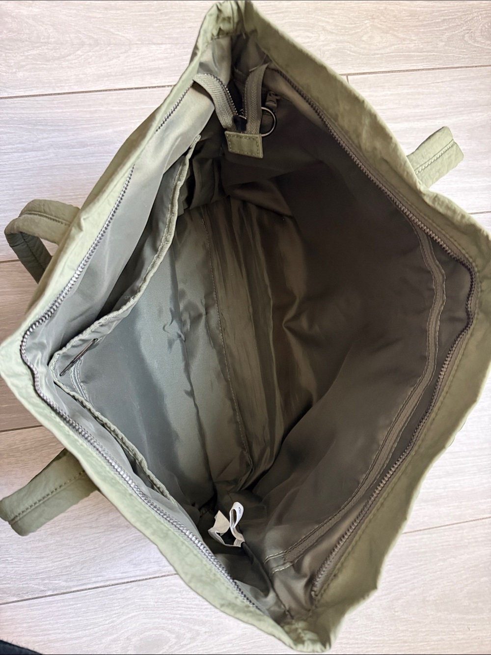 Lululemon On My Level Tote Large 15L - Green - Picture 4 of 7